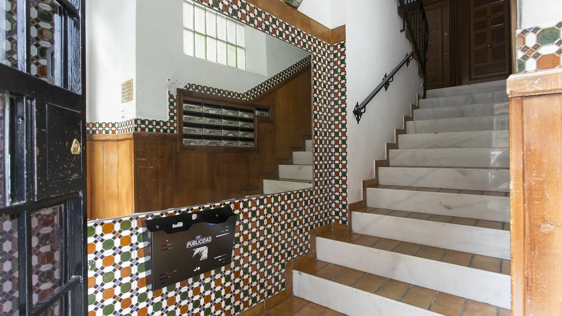 Tuanfitrion Suite Gran Via De Colon Granada Spain
