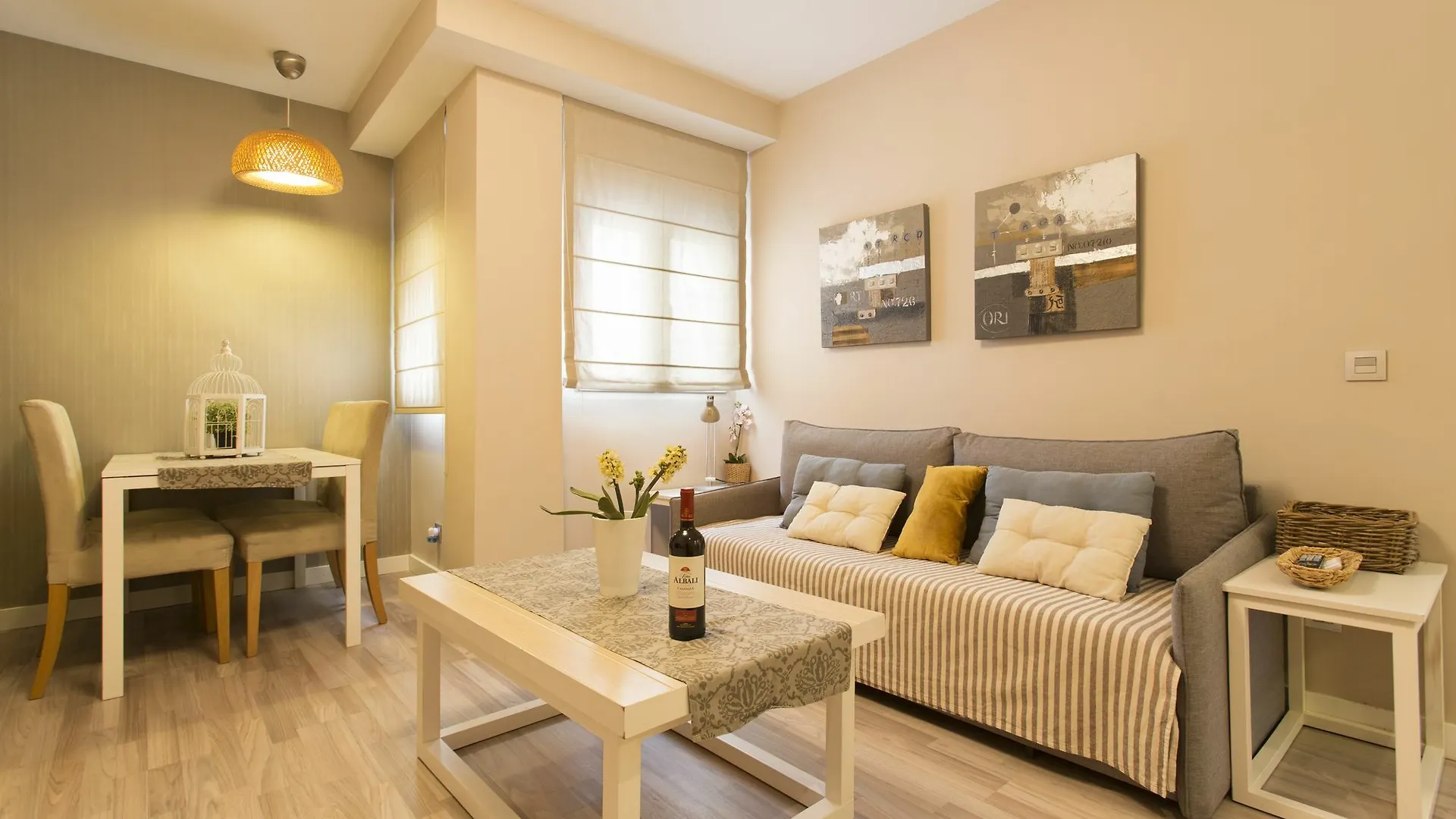 Tuanfitrion Suite Gran Via De Colon Granada Apartment